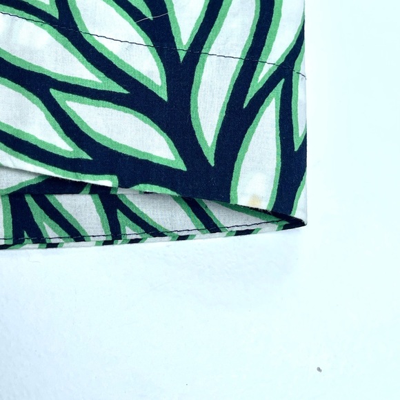 C. WONDER Womens Green Leaf Print Tunic Top Navy Blue Rope Scroll Detail Size Sm - Picture 9 of 9